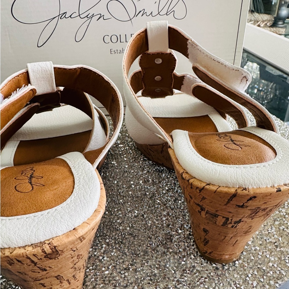 Jaclyn Smith white wedge heels size 8 - Picture 4 of 6